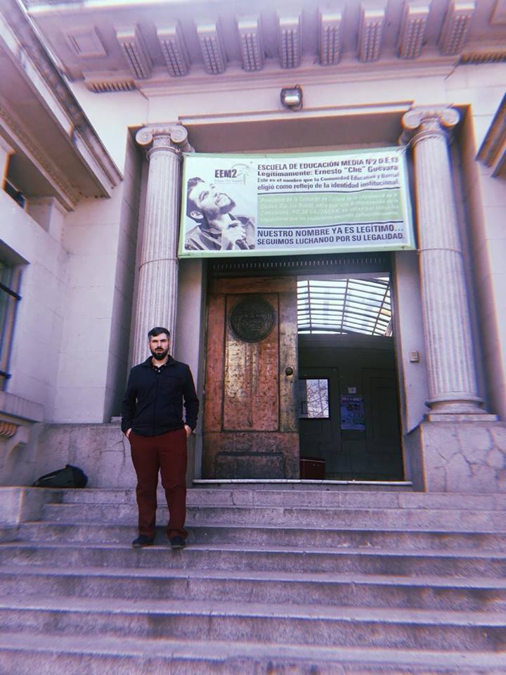 En este momento estás viendo En Parque Avellaneda visitando la Escuela “Ernesto Che Guevara”